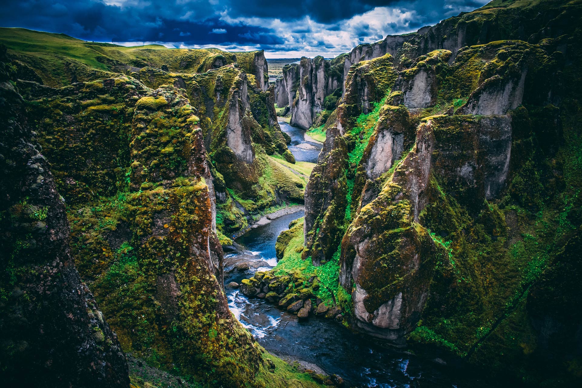 Fjaðrárgljúfur, one of the many natural wonders near Hrifunes Nature Park hotel / cabins / holiday apartments in south Iceland